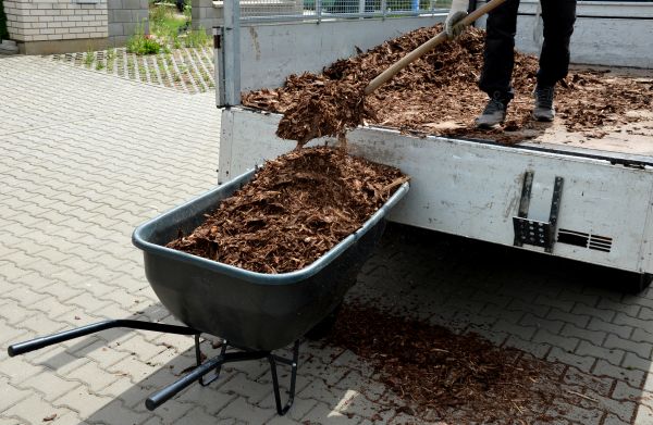 Bulk Mulch Delivery in Louisville