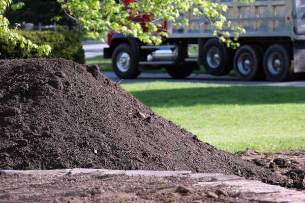 Yard Dirt Delivery in Louisville