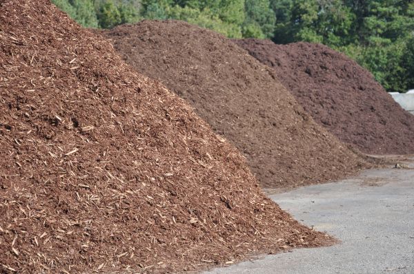 Brown Mulch Delivery in Louisville